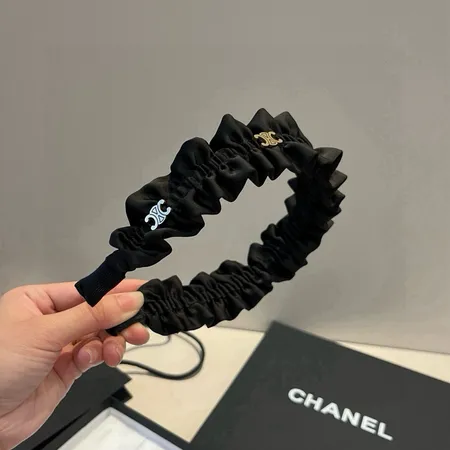 セリーヌ ヘアアクセサリー