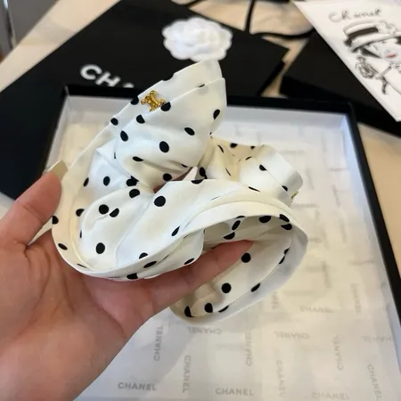 セリーヌ ヘアアクセサリー