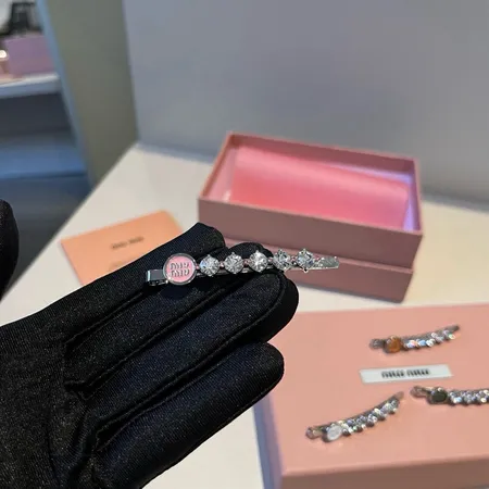 ミュウミュウ ヘアアクセサリー