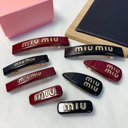 ミュウミュウ ヘアアクセサリー