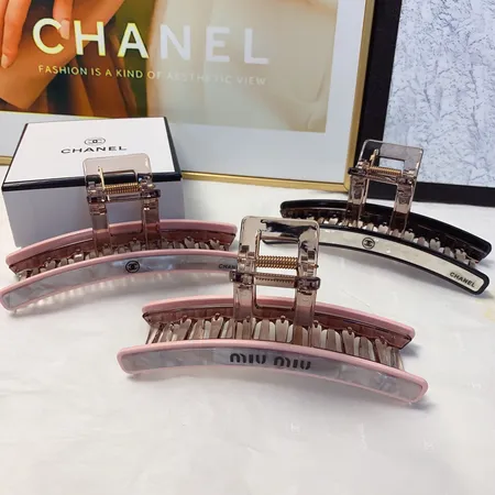 ミュウミュウ ヘアアクセサリー