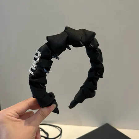 ミュウミュウ ヘアアクセサリー