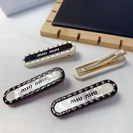 ミュウミュウ ヘアアクセサリー