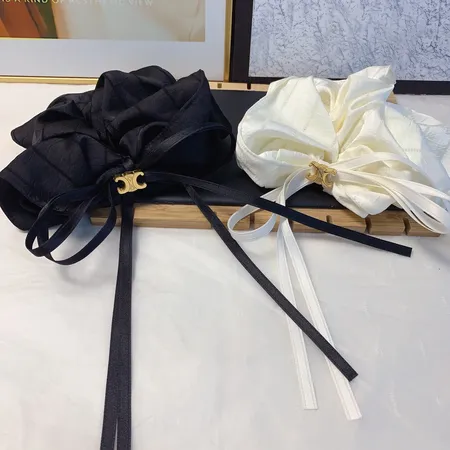 セリーヌ ヘアアクセサリー