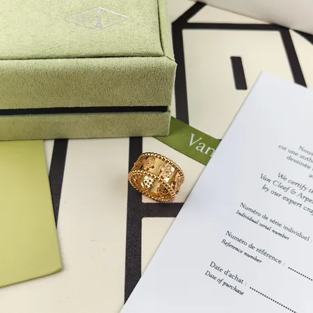 ヴァン クリーフ＆アーペル 指輪