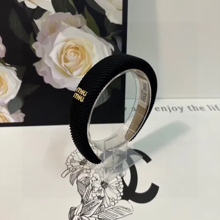 ミュウミュウ ヘアアクセサリー