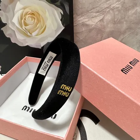 ミュウミュウ ヘアアクセサリー