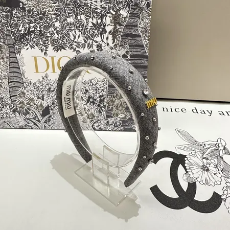 ミュウミュウ ヘアアクセサリー