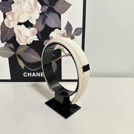 ミュウミュウ ヘアアクセサリー