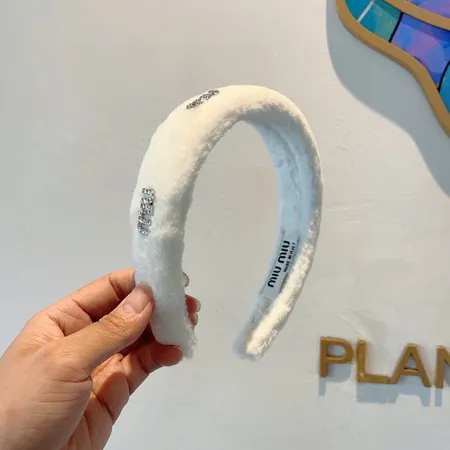 ミュウミュウ ヘアアクセサリー