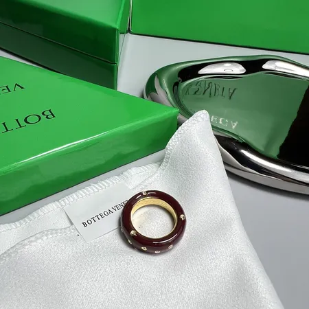 ボッテガ ヴェネタ 指輪