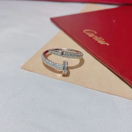 カルティエ 指輪