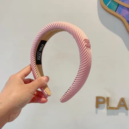 ミュウミュウ ヘアアクセサリー