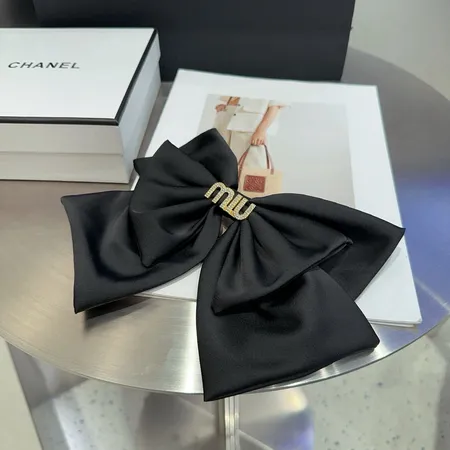 ミュウミュウ ヘアアクセサリー