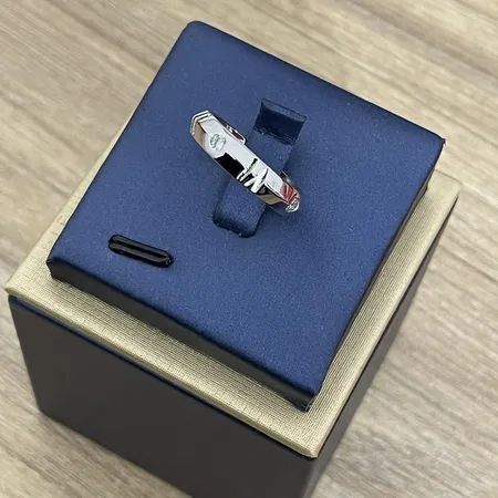 ティファニー 指輪