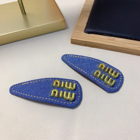 ミュウミュウ ヘアアクセサリー