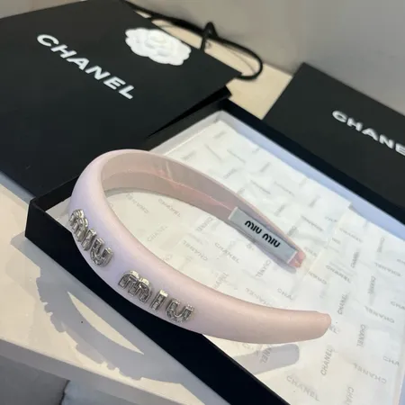 ミュウミュウ ヘアアクセサリー