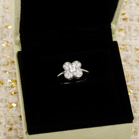 ヴァン クリーフ＆アーペル 指輪