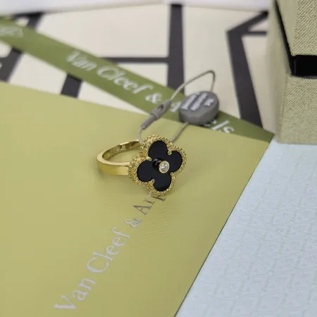ヴァン クリーフ＆アーペル 指輪