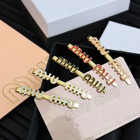 ミュウミュウ ヘアアクセサリー