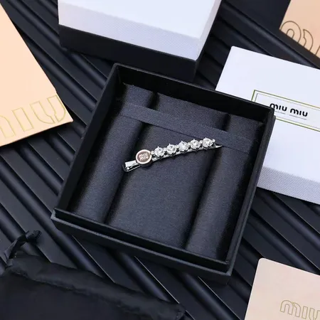 ミュウミュウ ヘアアクセサリー