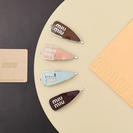 ミュウミュウ ヘアアクセサリー