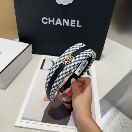 ミュウミュウ ヘアアクセサリー