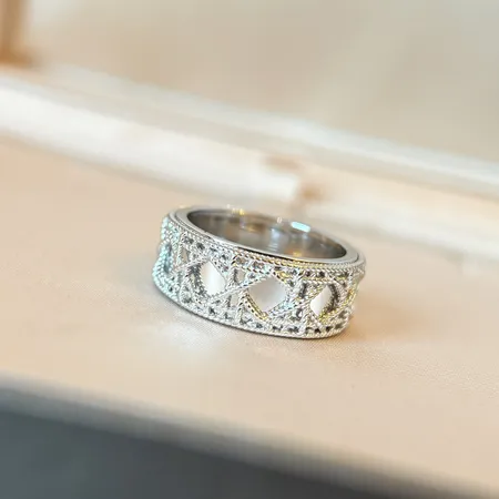 ディオール 指輪