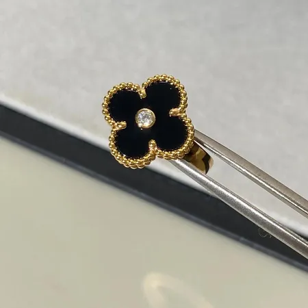 ヴァン クリーフ＆アーペル 指輪