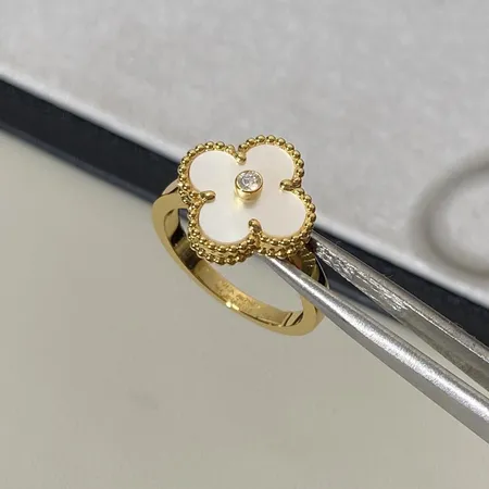 ヴァン クリーフ＆アーペル 指輪