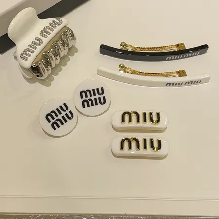 ミュウミュウ ヘアアクセサリー