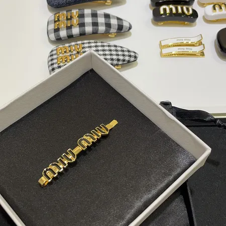 ミュウミュウ ヘアアクセサリー