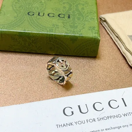 グッチ 指輪