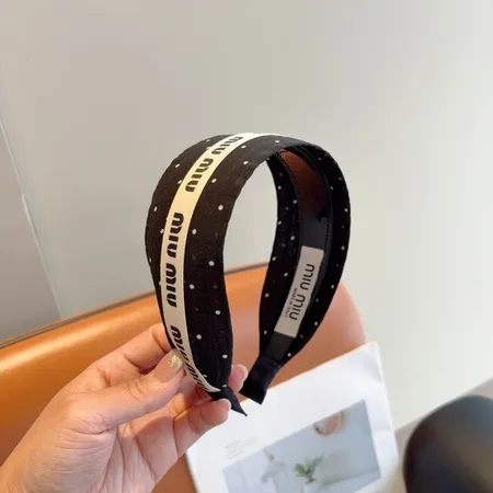 ミュウミュウ ヘアアクセサリー