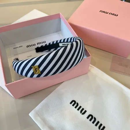 ミュウミュウ ヘアアクセサリー