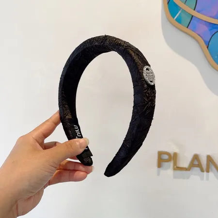 ミュウミュウ ヘアアクセサリー