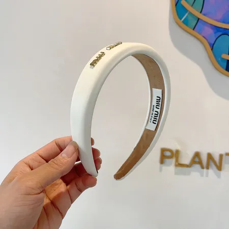 ミュウミュウ ヘアアクセサリー