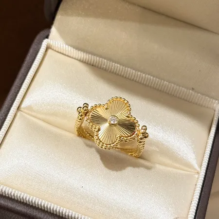 ヴァン クリーフ＆アーペル 指輪