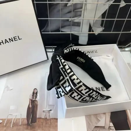 フェンディ ヘアアクセサリー