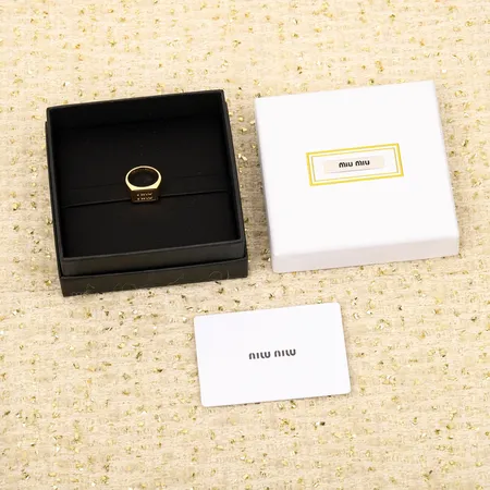 ヴァレンティノ 指輪