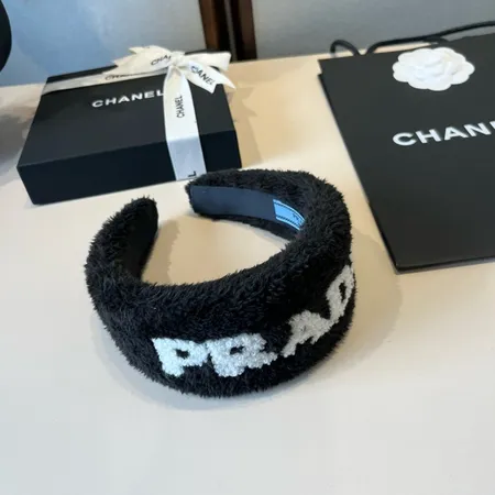 プラダ ヘアアクセサリー