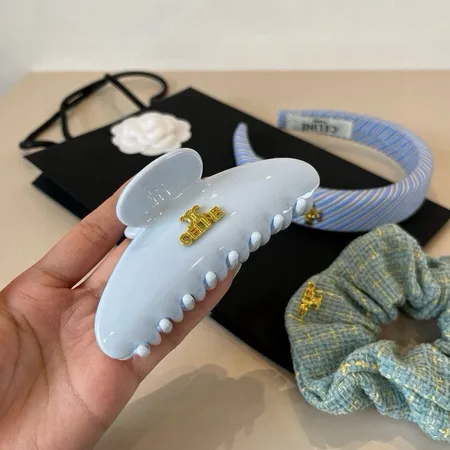 セリーヌ ヘアアクセサリー