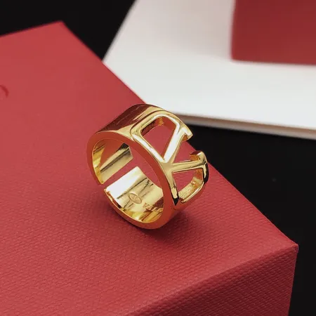 ヴァレンティノ 指輪