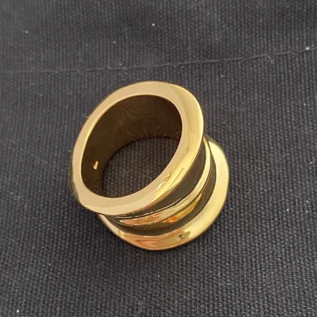 イブサンローラン 指輪