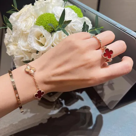 ヴァン クリーフ＆アーペル 指輪