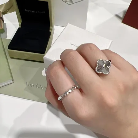 ヴァン クリーフ＆アーペル 指輪