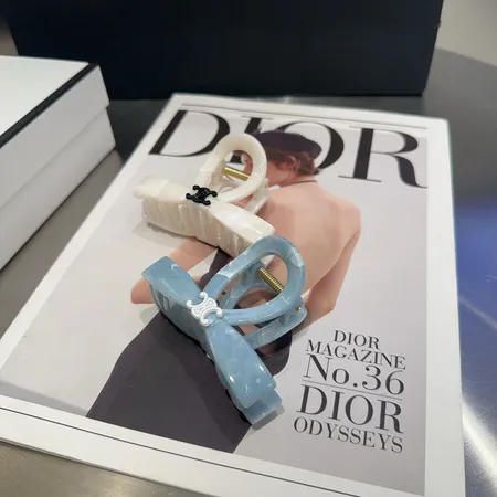 セリーヌ ヘアアクセサリー