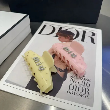 ミュウミュウ ヘアアクセサリー