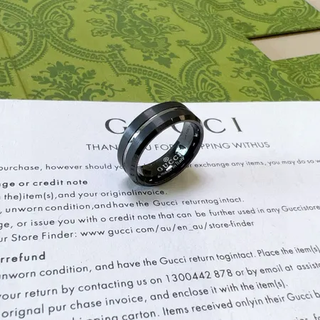 グッチ 指輪