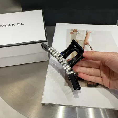 ミュウミュウ ヘアアクセサリー